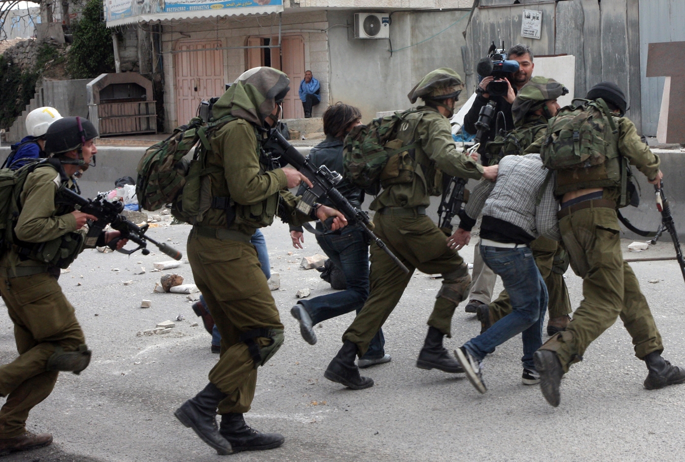 İsrail, Filistin zulmünü eleştiren 43 askerini kovdu